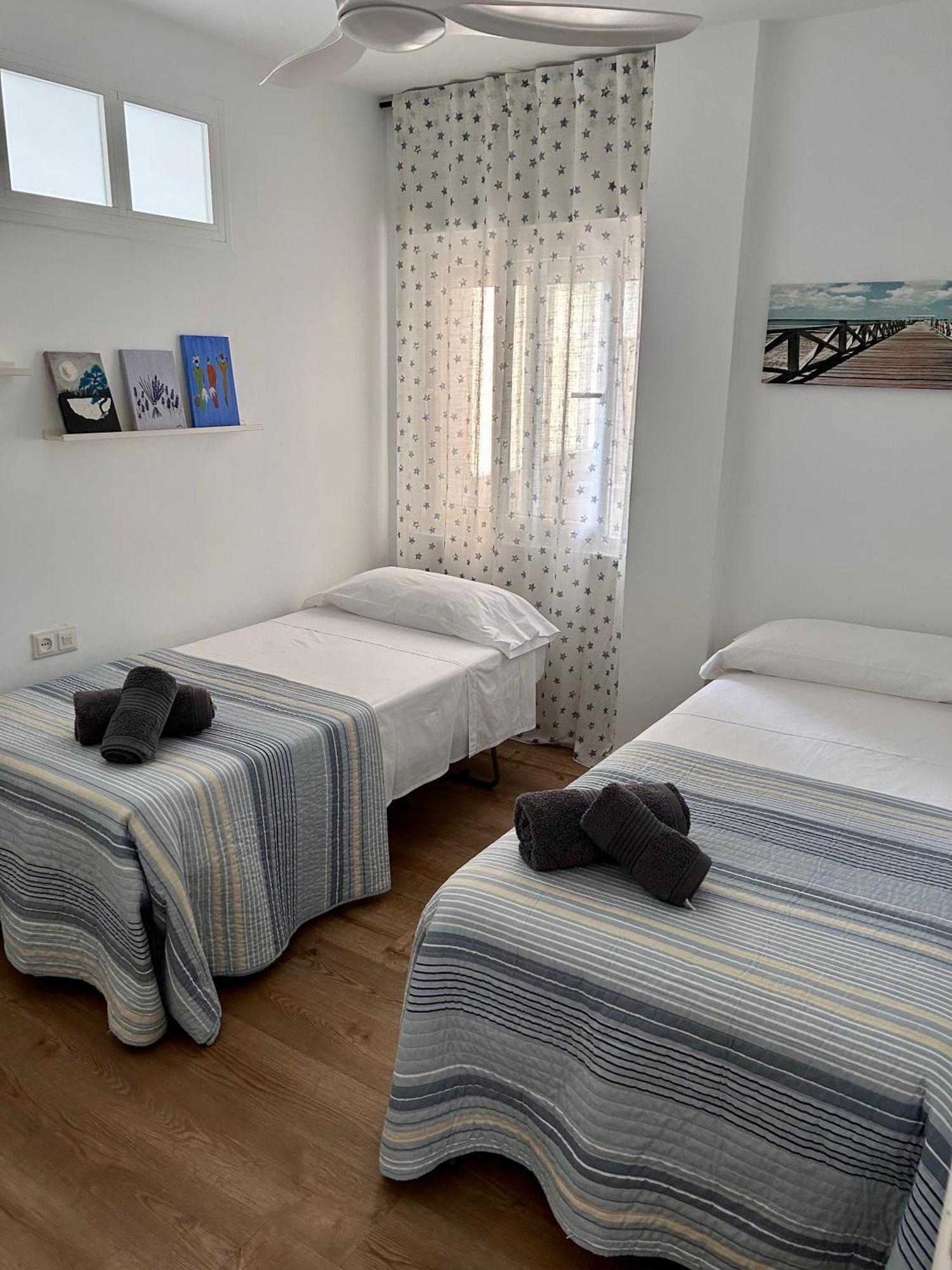 Precioso Apartamento Frente A La Playa Torre Del Mar Exterior photo
